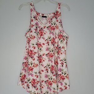 First Love, XL, White top with floral print